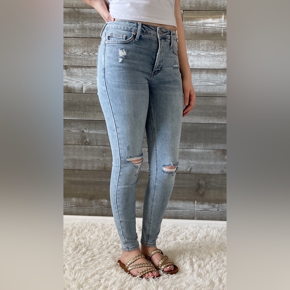 judy blue mid rise tummy control destroyed skinny jeans light wash JB88797REG LT - Picture 4 of 14